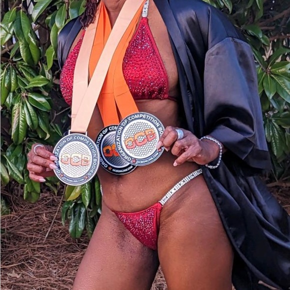 Stunning Red bikini competition posing suit perfect for NPC IFBB OCB IFBB NEW - Picture 10 of 12